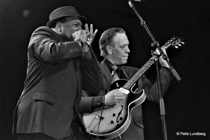 Keith-Dunn-and-Renaud-Lesire-blues-duo-keithdunn.com-b&w-photo